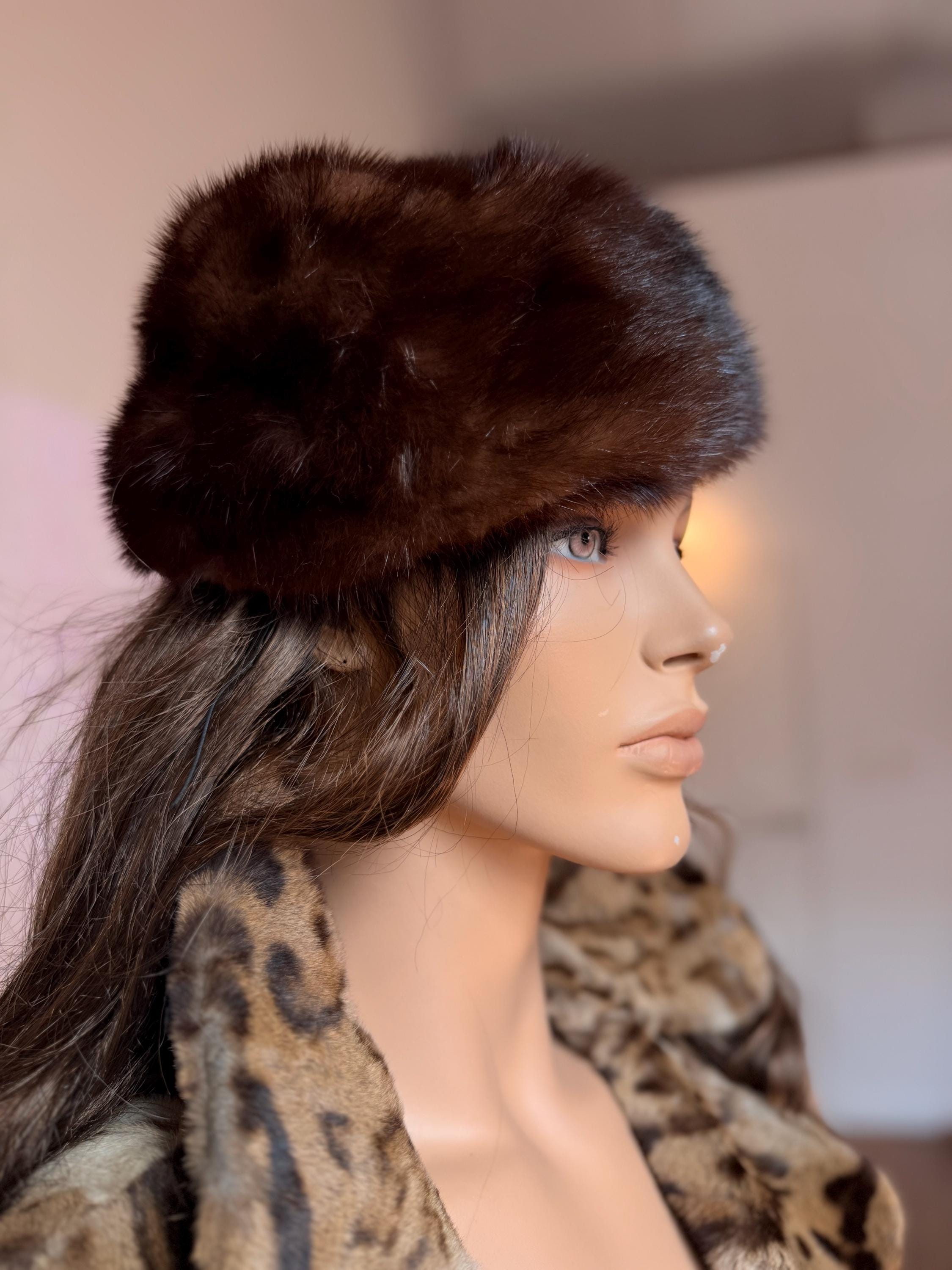 1990s brown mink fur beret made from genuine mink fur