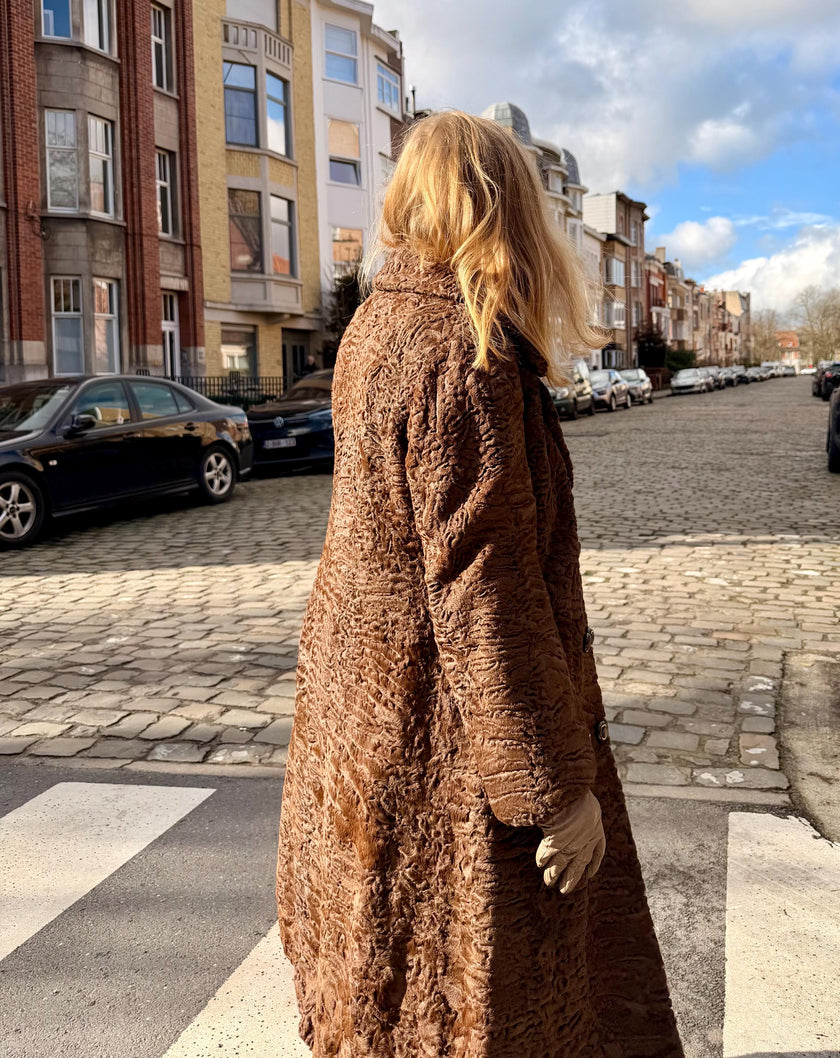 Brown Long Lamb l Fur Coat - M-L