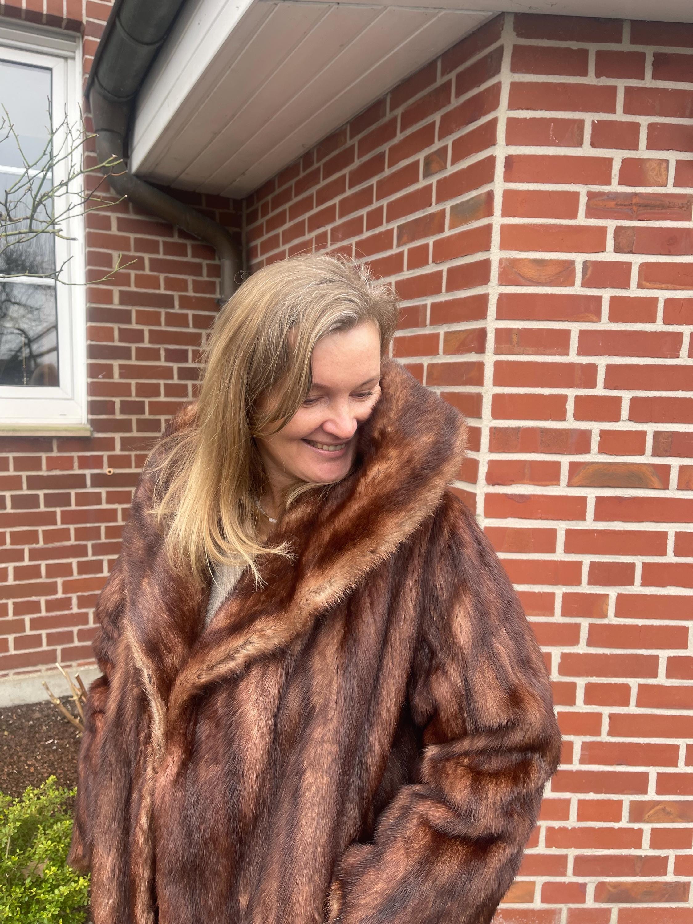 Brown Muskrat Fur Coat - Size L-2XL