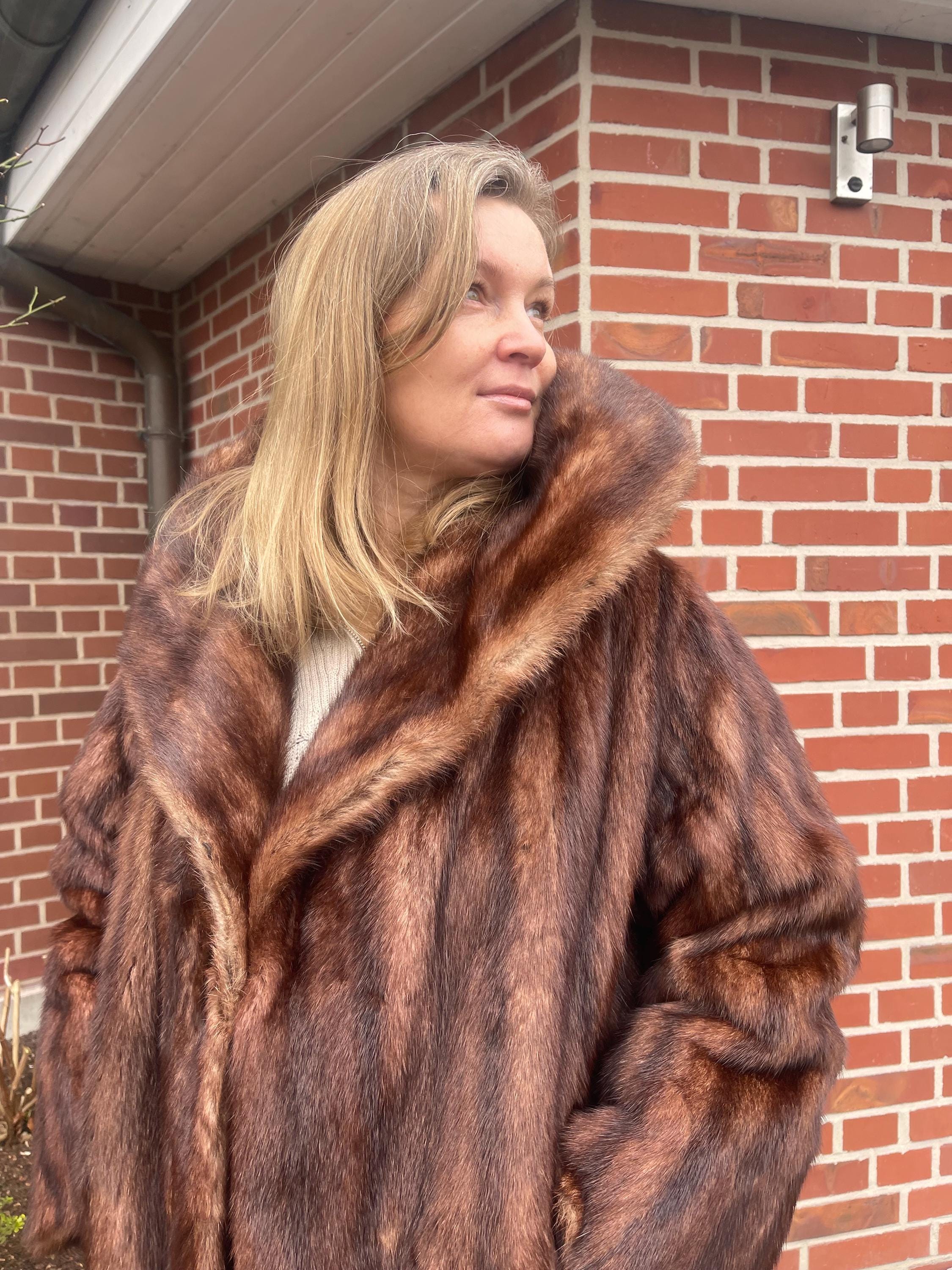 Brown Muskrat Fur Coat - Size L-2XL
