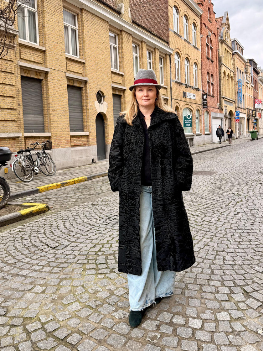 Vintage Broadtail Lamb Fur Coat – Astrakhan Coat M–L