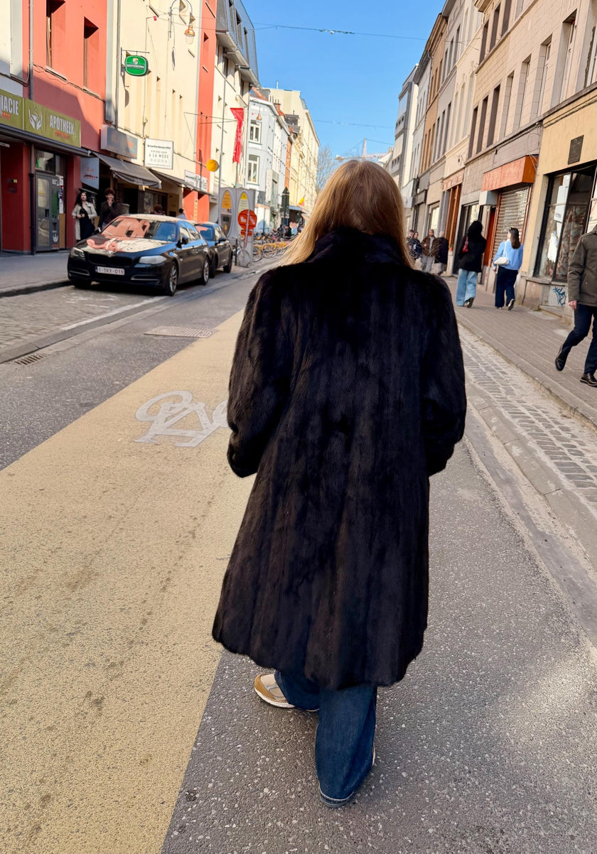 Dark Brown Mink Fur Coat – M-L