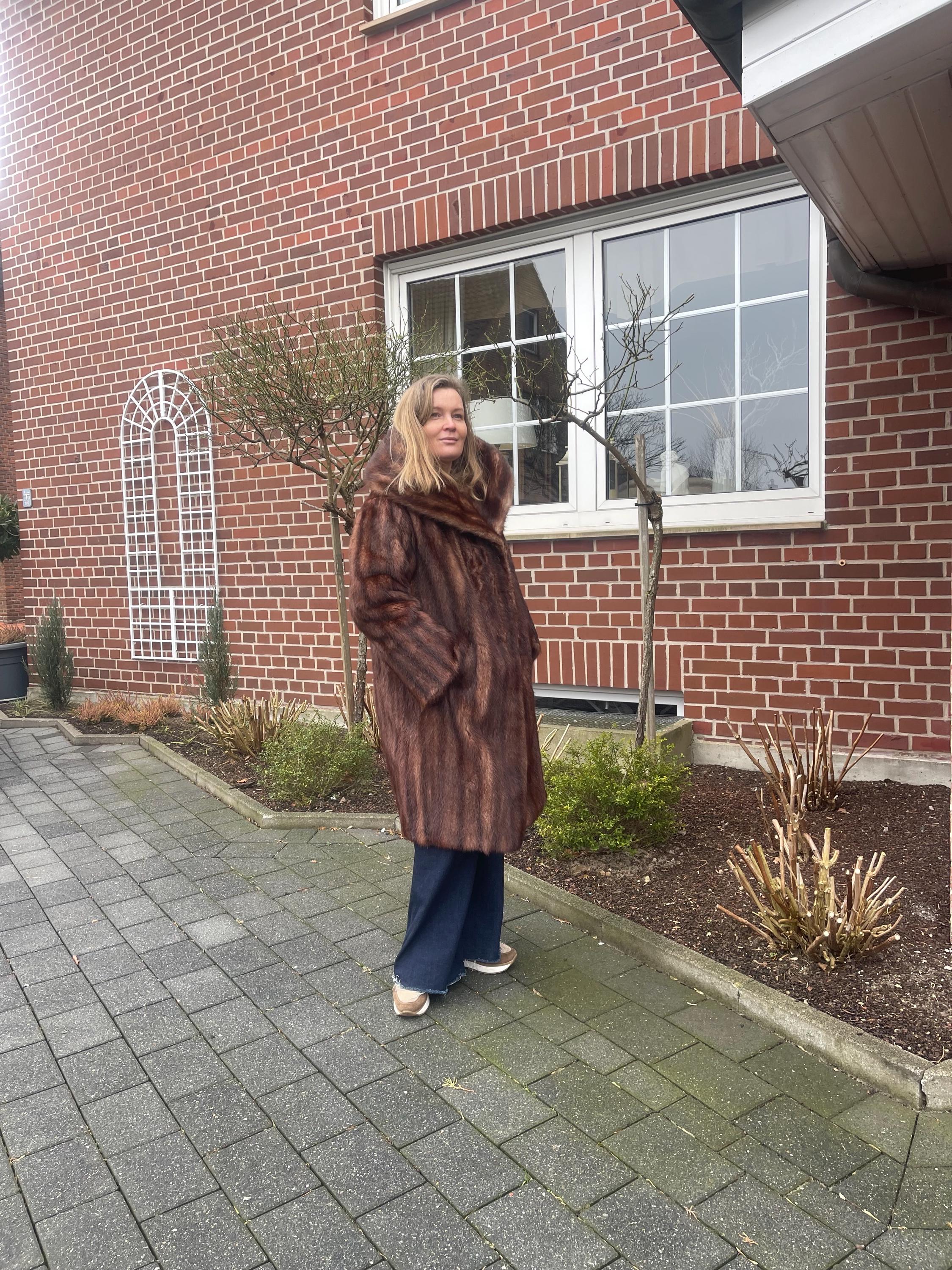 Brown Muskrat Fur Coat - Size L-2XL