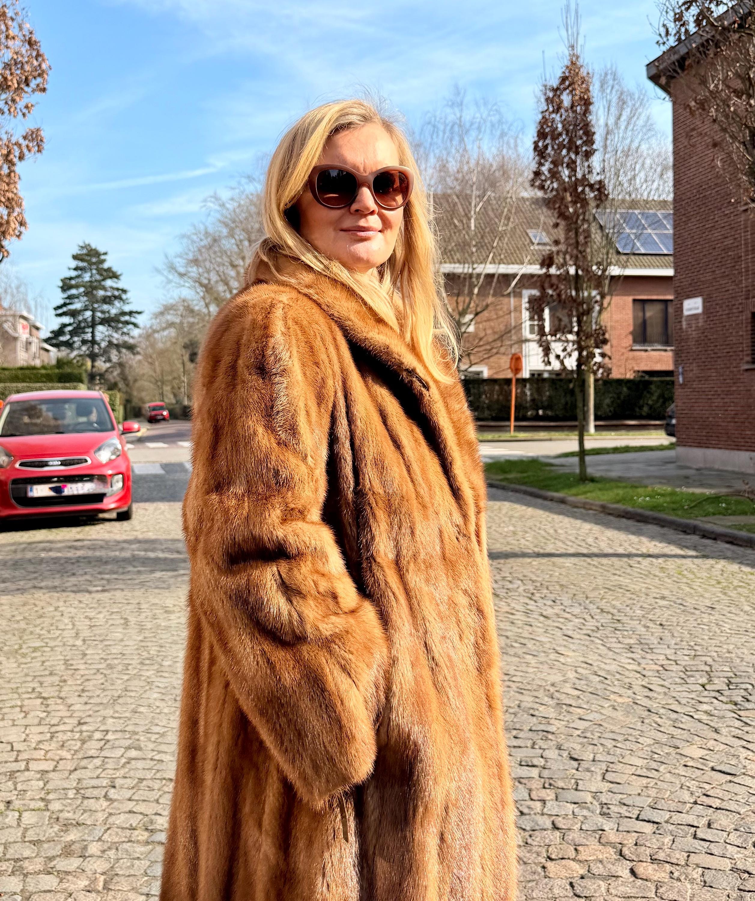 Golden Mink Fur Coat – L-XL