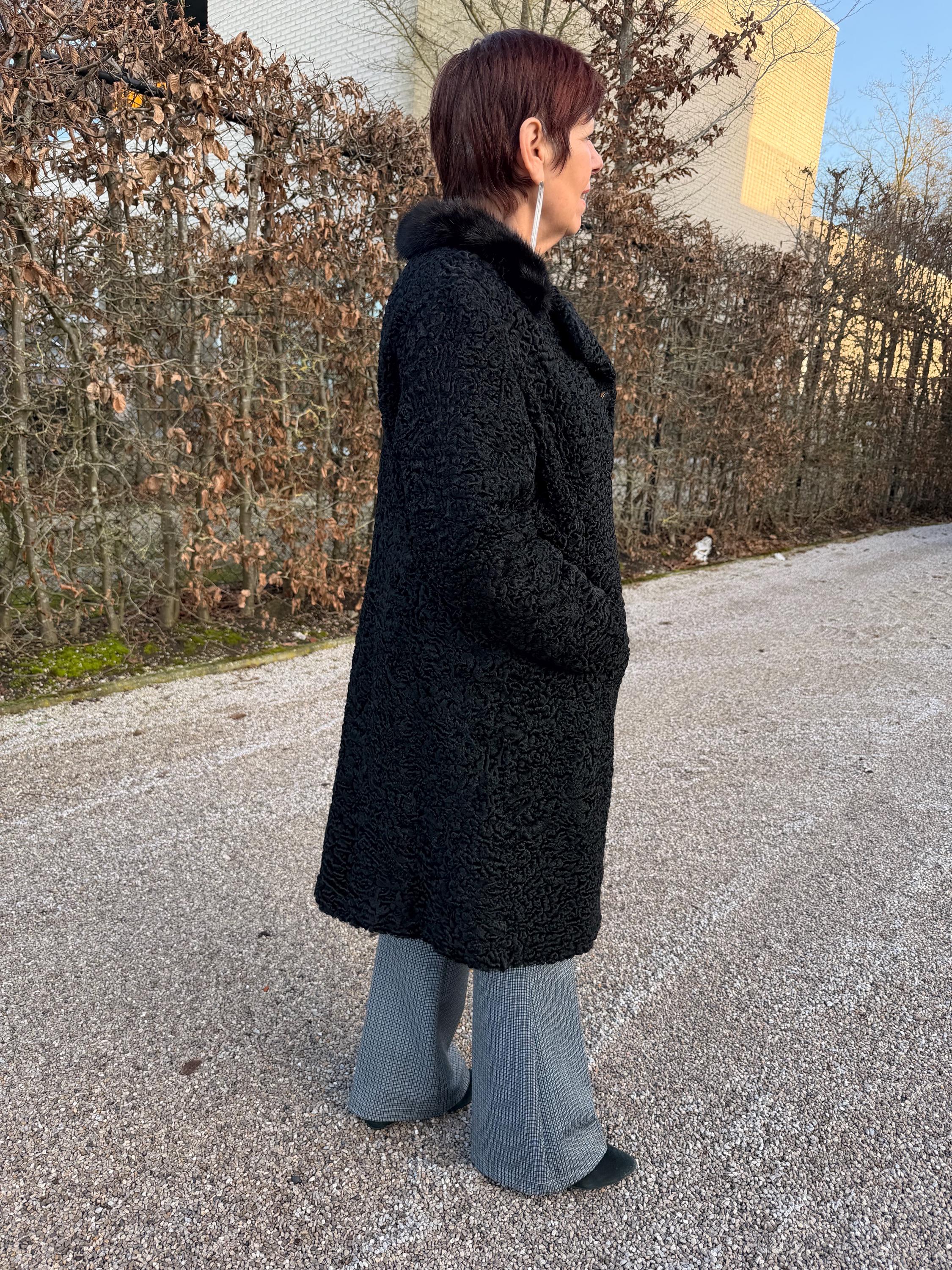 Black Lamb & Mink Fur Coat – S-M