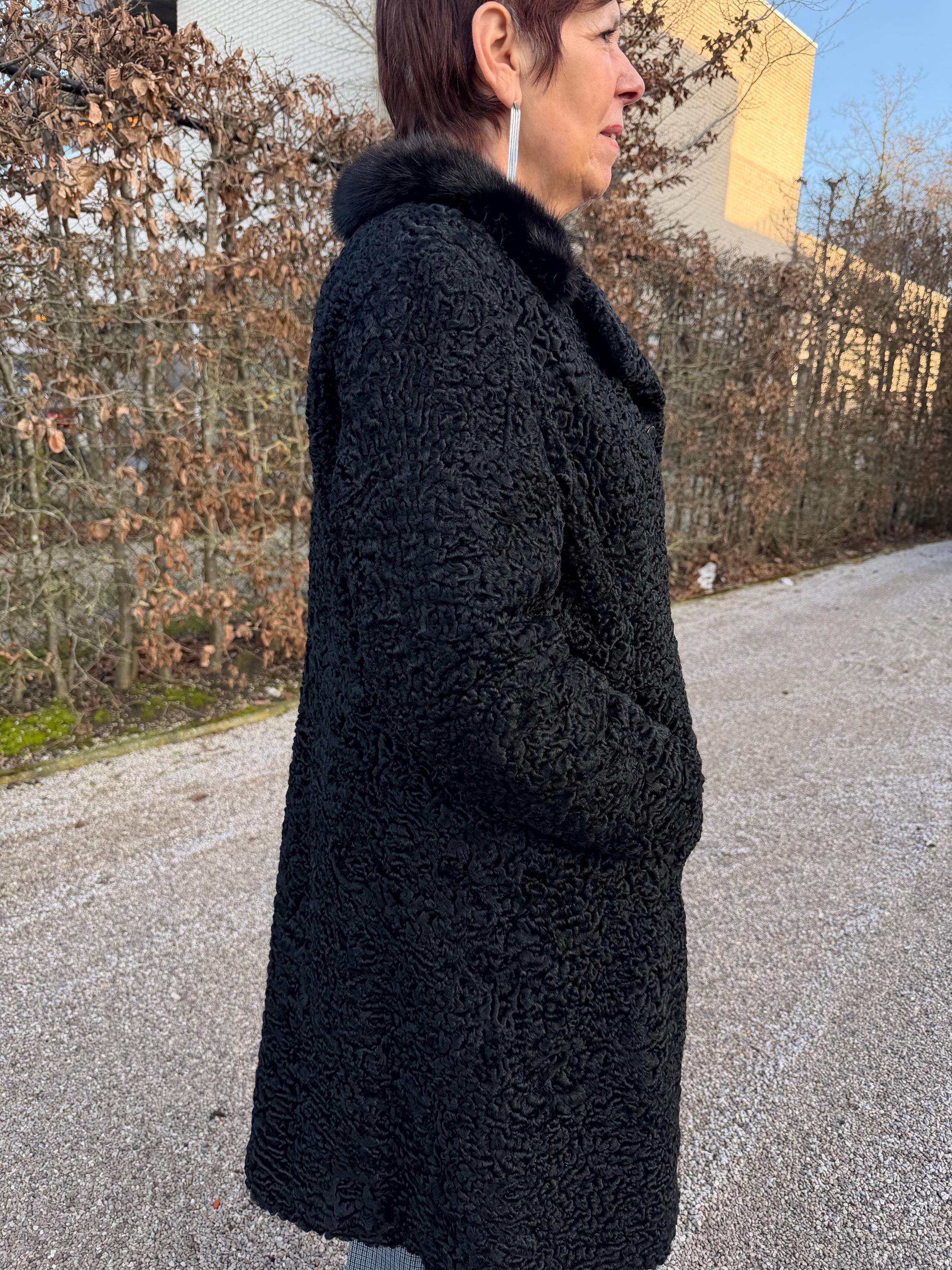 Black Lamb & Mink Fur Coat – S-M
