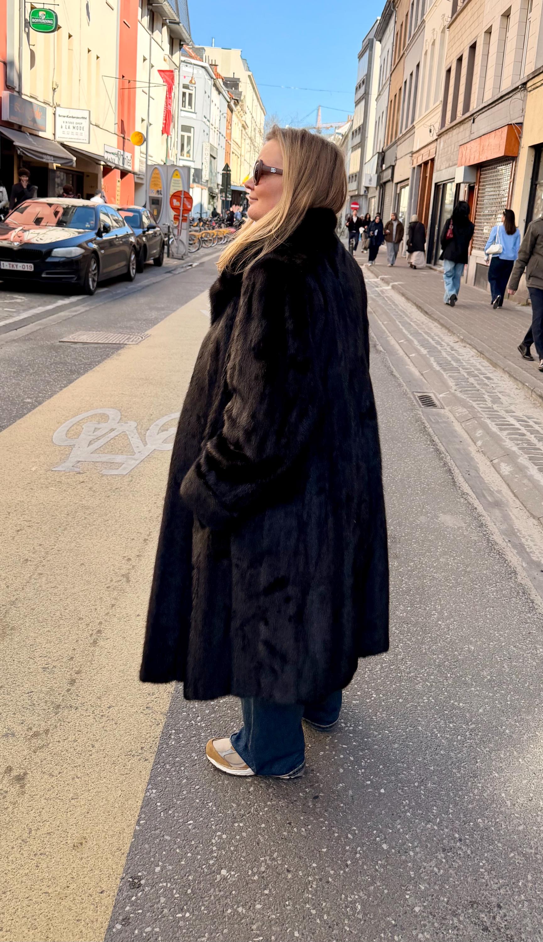 Dark Brown Mink Fur Coat – M-L