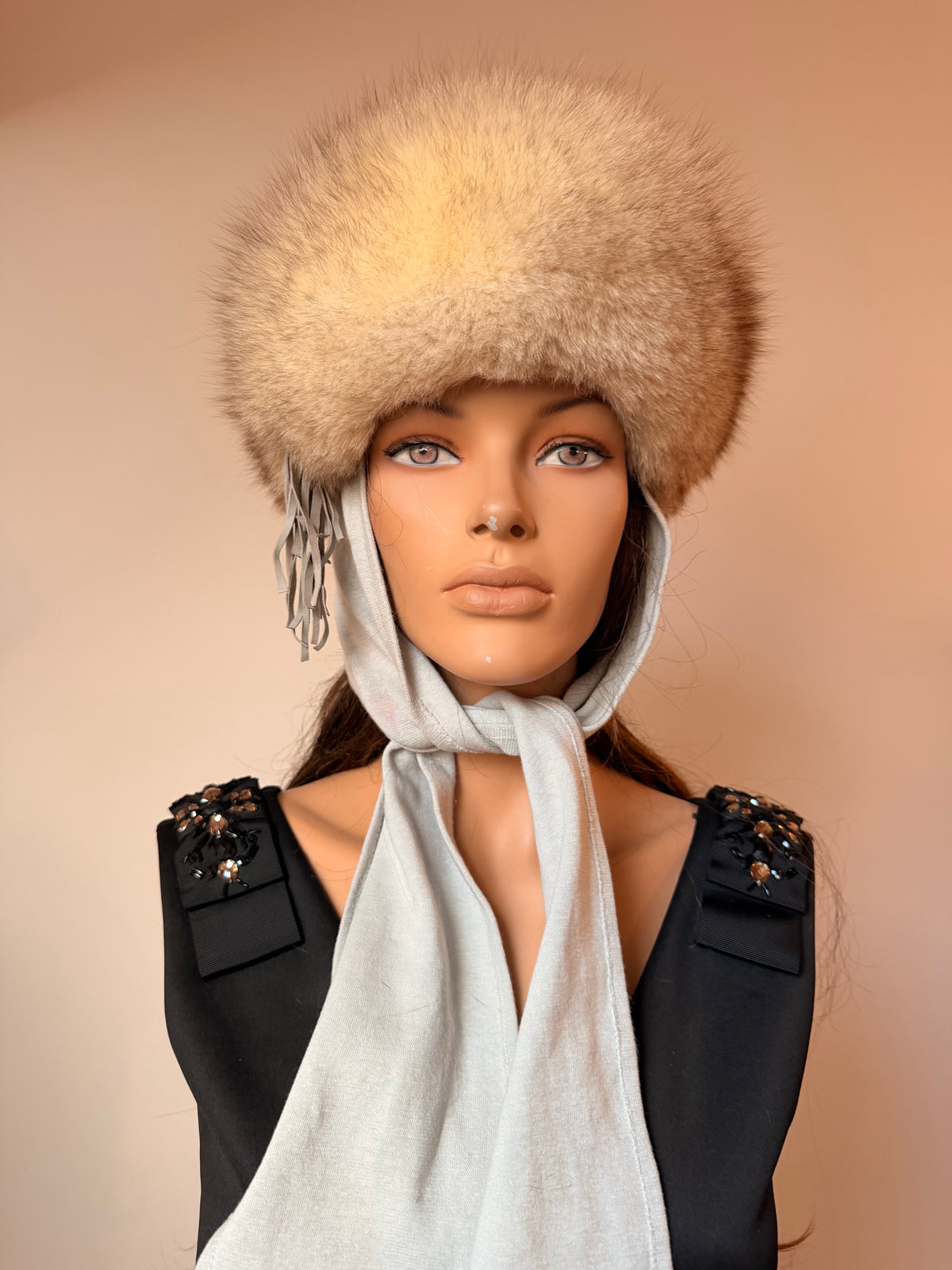 Vintage blue fox fur hat for women with attached genuine fox fur scarf and leather top