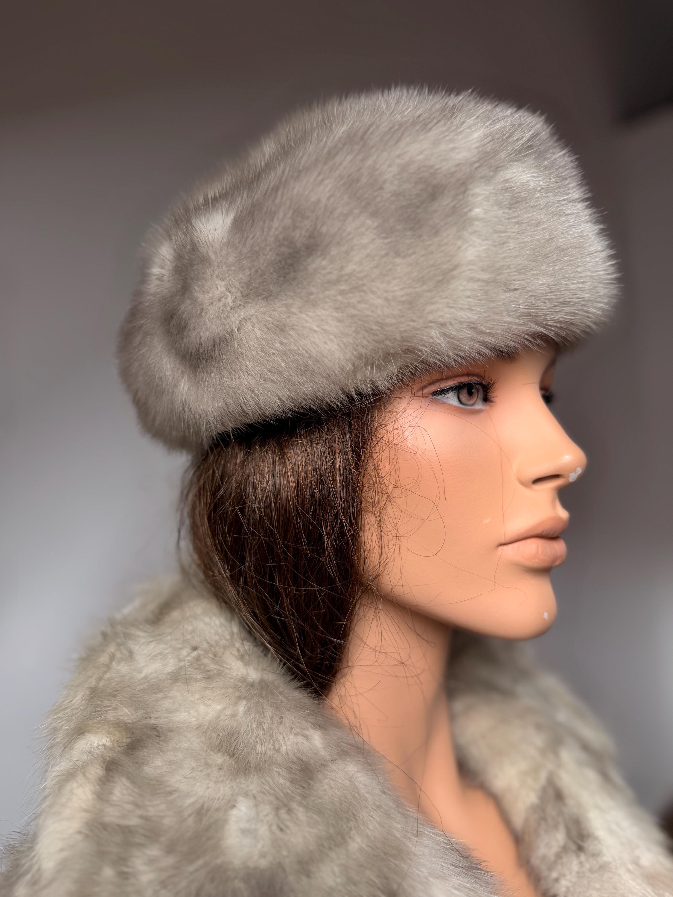 Vintage natural sapphire mink fur hat sourced in Belgium