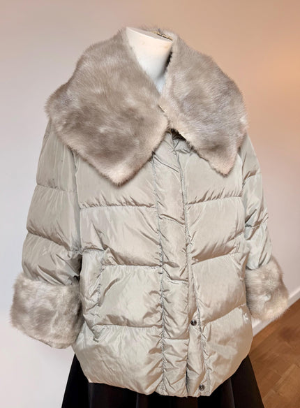 Vintage sapphire mink fur collar and cuffs set made from genuine mink fur