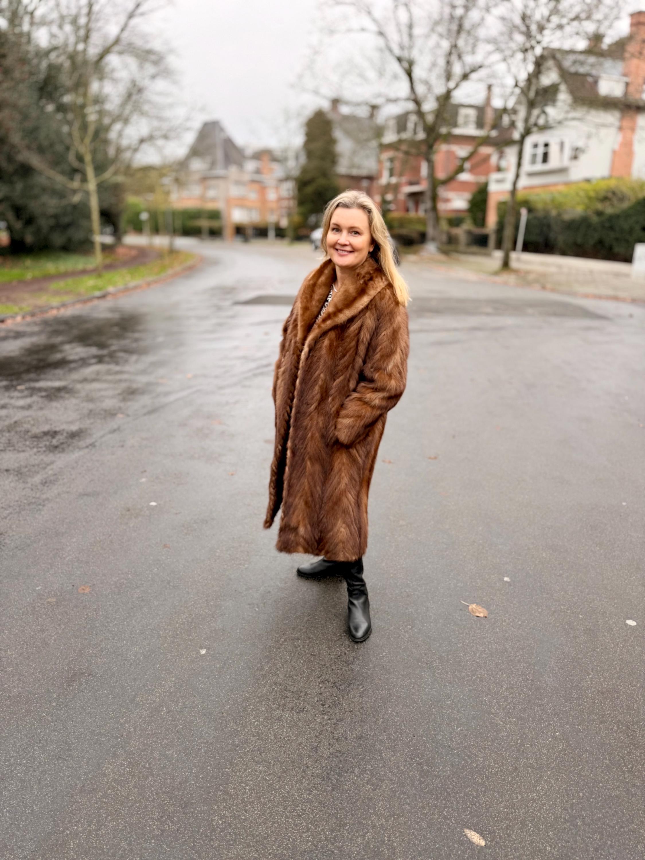 Golgen Mink Fur Coat - L-XL