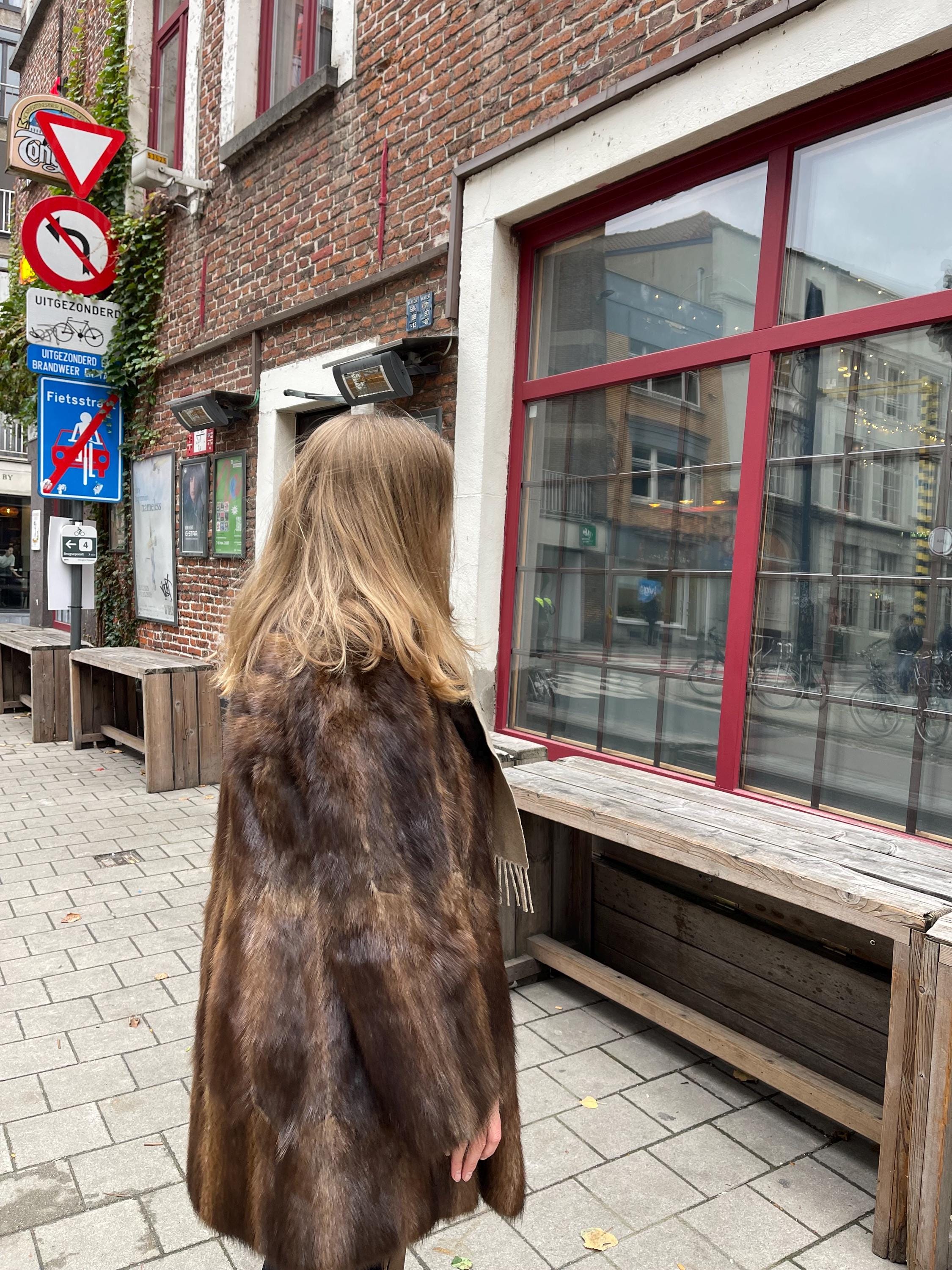 Muskrat Fur Coat  - L