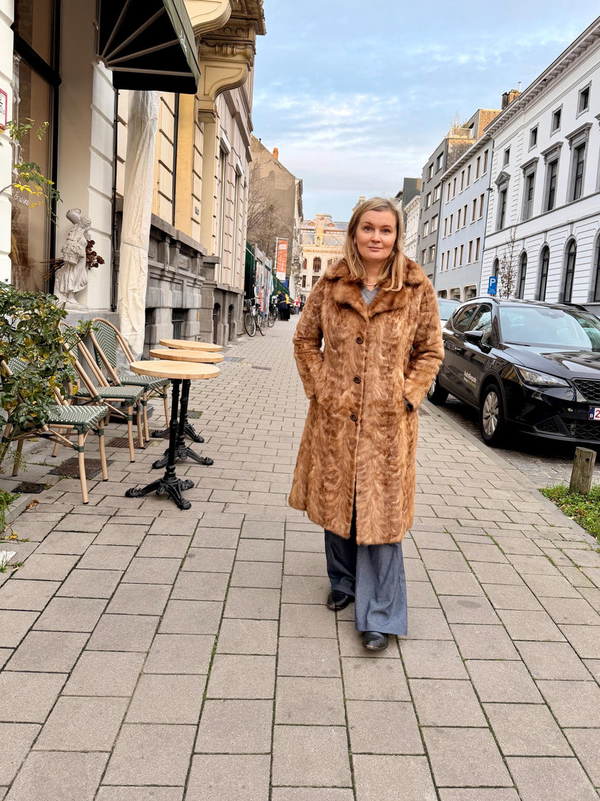 Golgen Mink Fur Coat with buttons - M