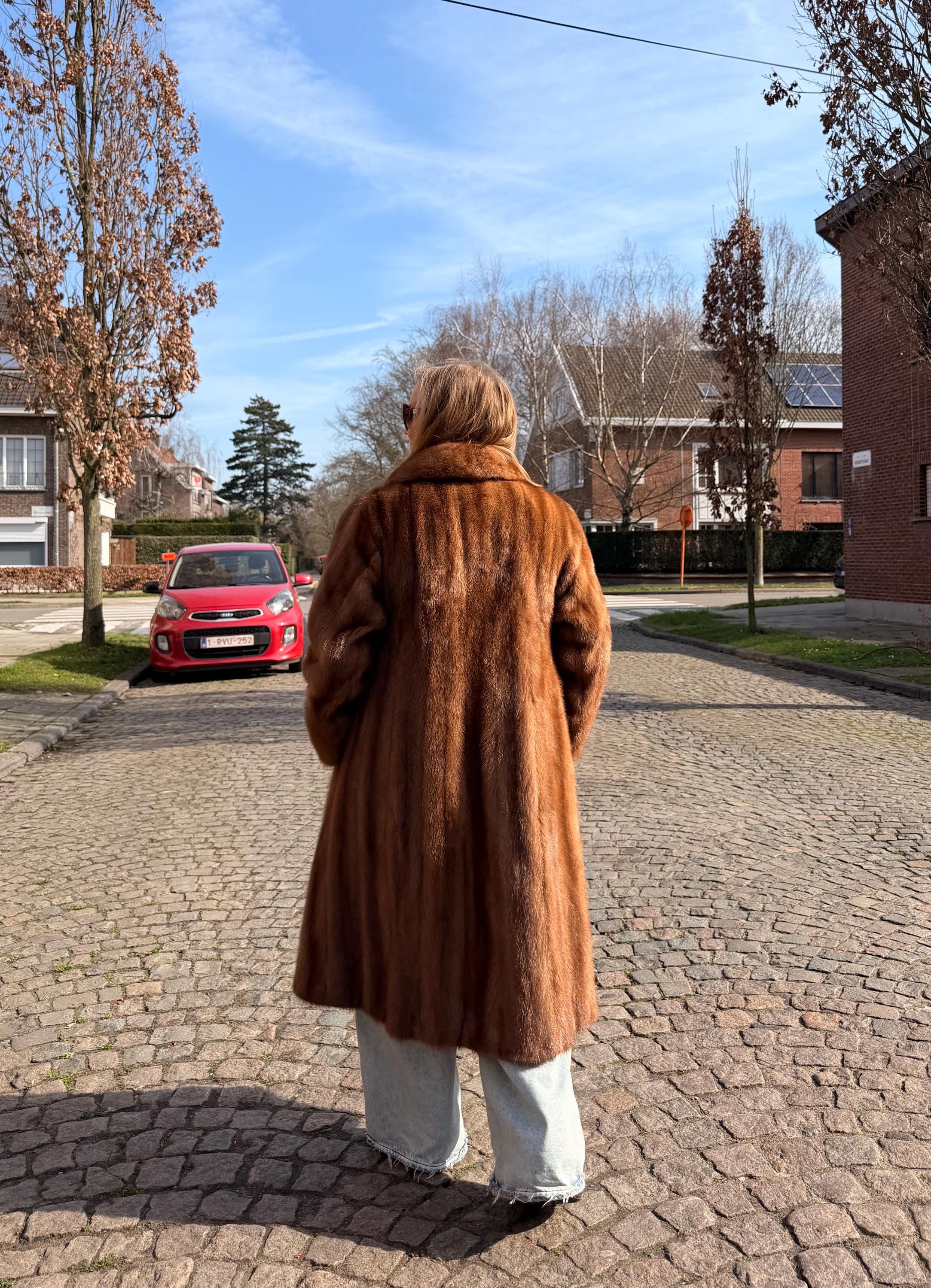 Golden Mink Fur Coat – L-XL