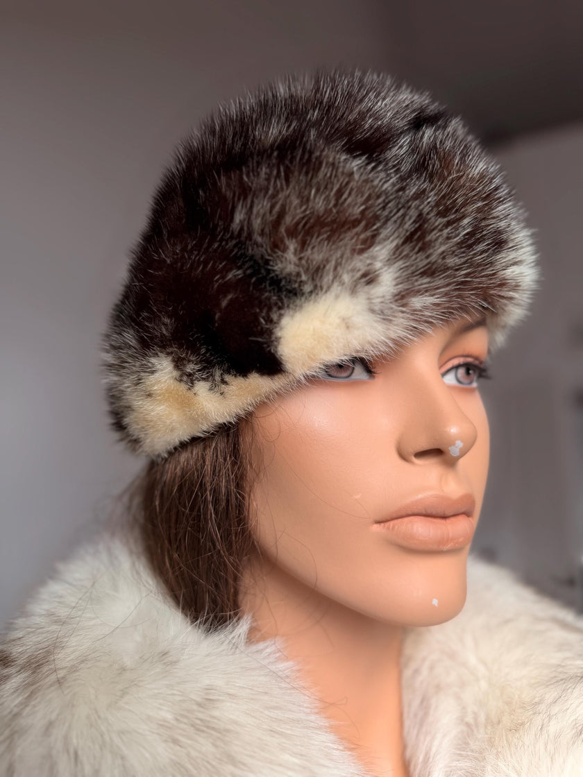 Authentic 1980s cross mink fur accessory for women