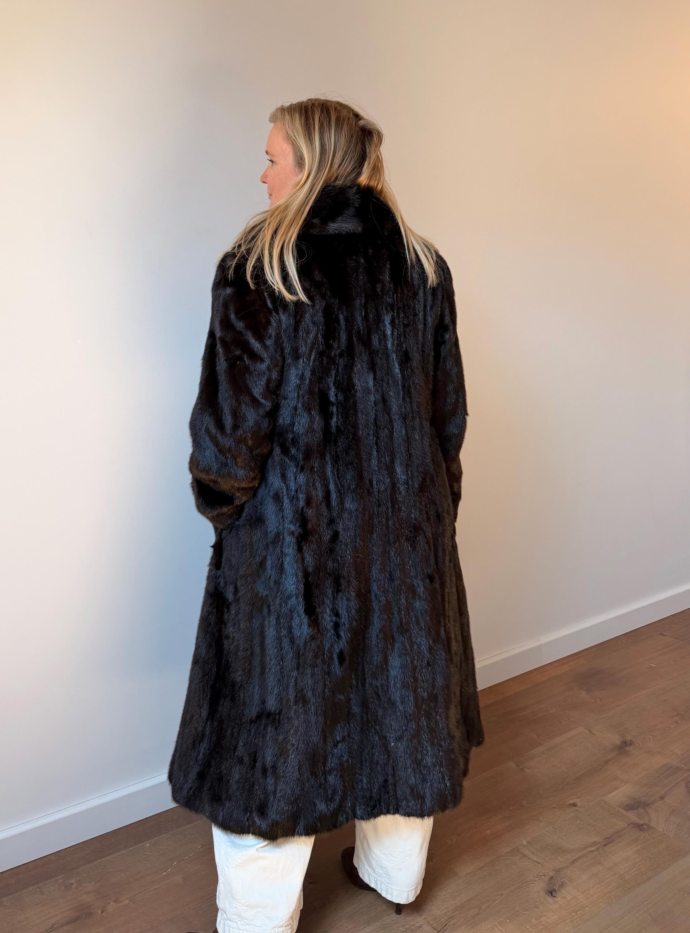 Vintage Brown Mink Fur Coat – Size L-2X,  Luxury Fur