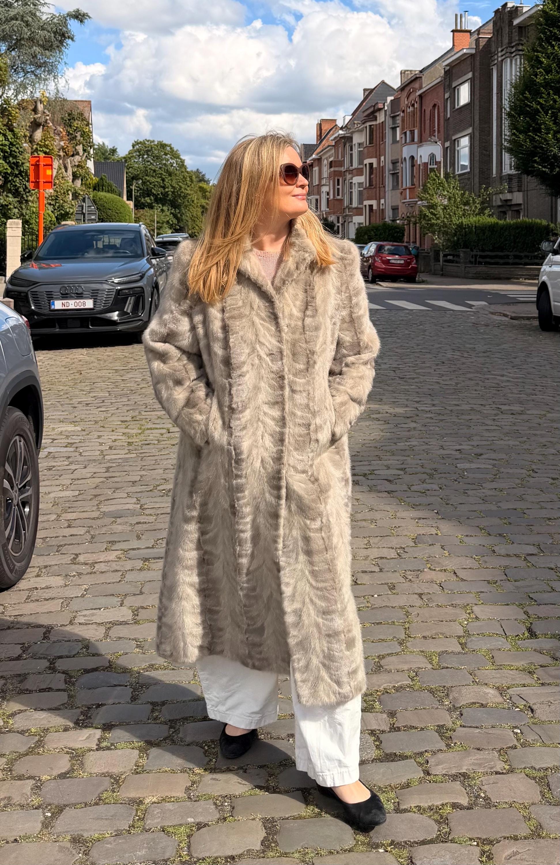 vintage-sapphire-grey-mink-fur-coat