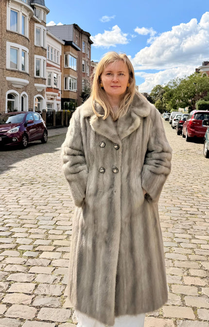 vintage-sapphire-grey-mink-fur-coat-full-pelts